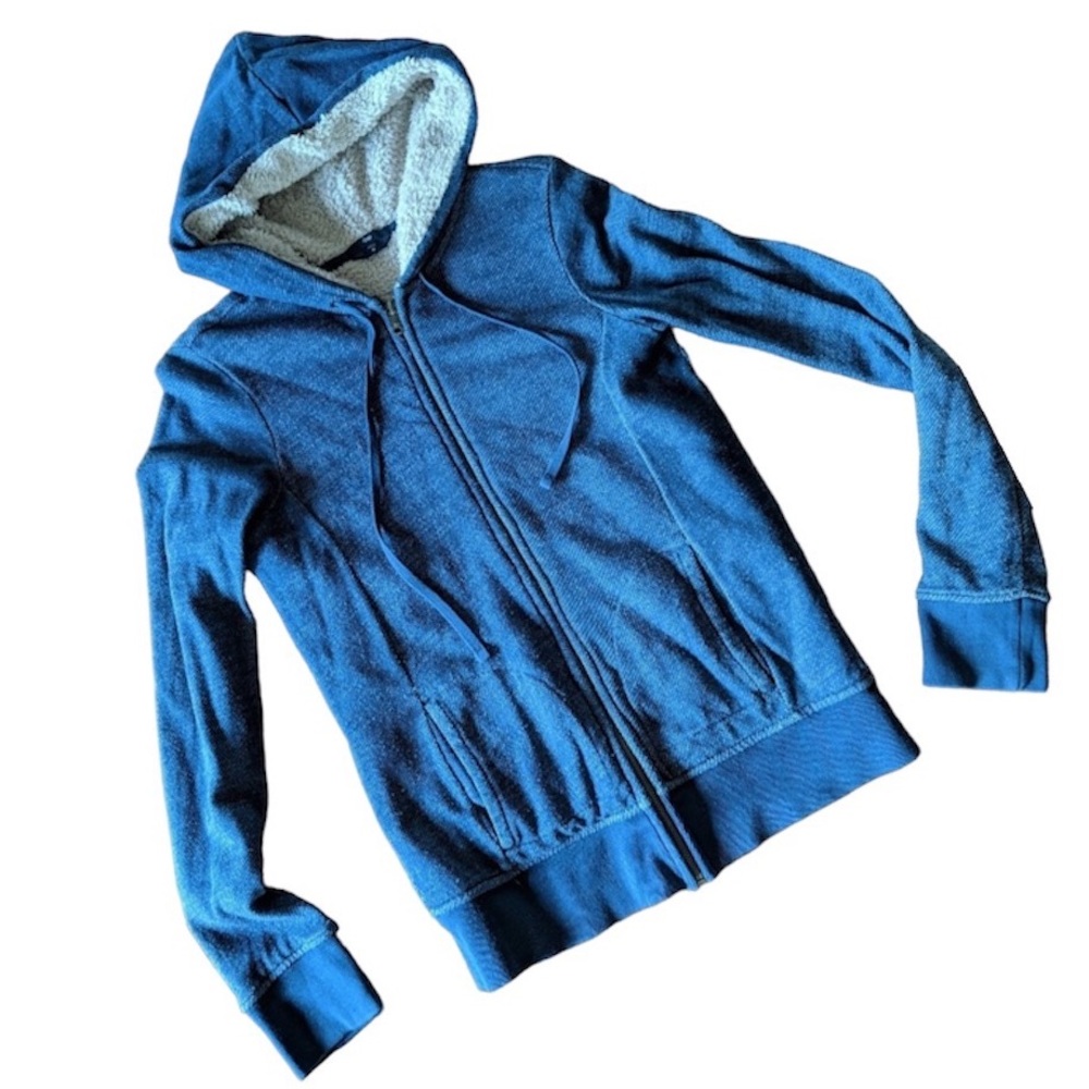 Gap, Medium